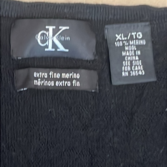 Calvin Klein 100% Extra Fine Merino Wool Black V-Neck Men’s Sweater sz XL VGUC - Picture 2 of 6